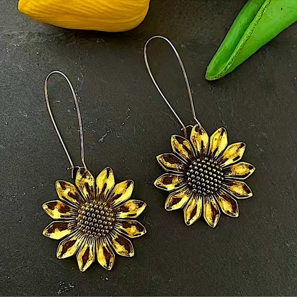 Gold Vintage Sunflower Handmade Boho Geometric Dangle Earrings - Picture 4 of 6
